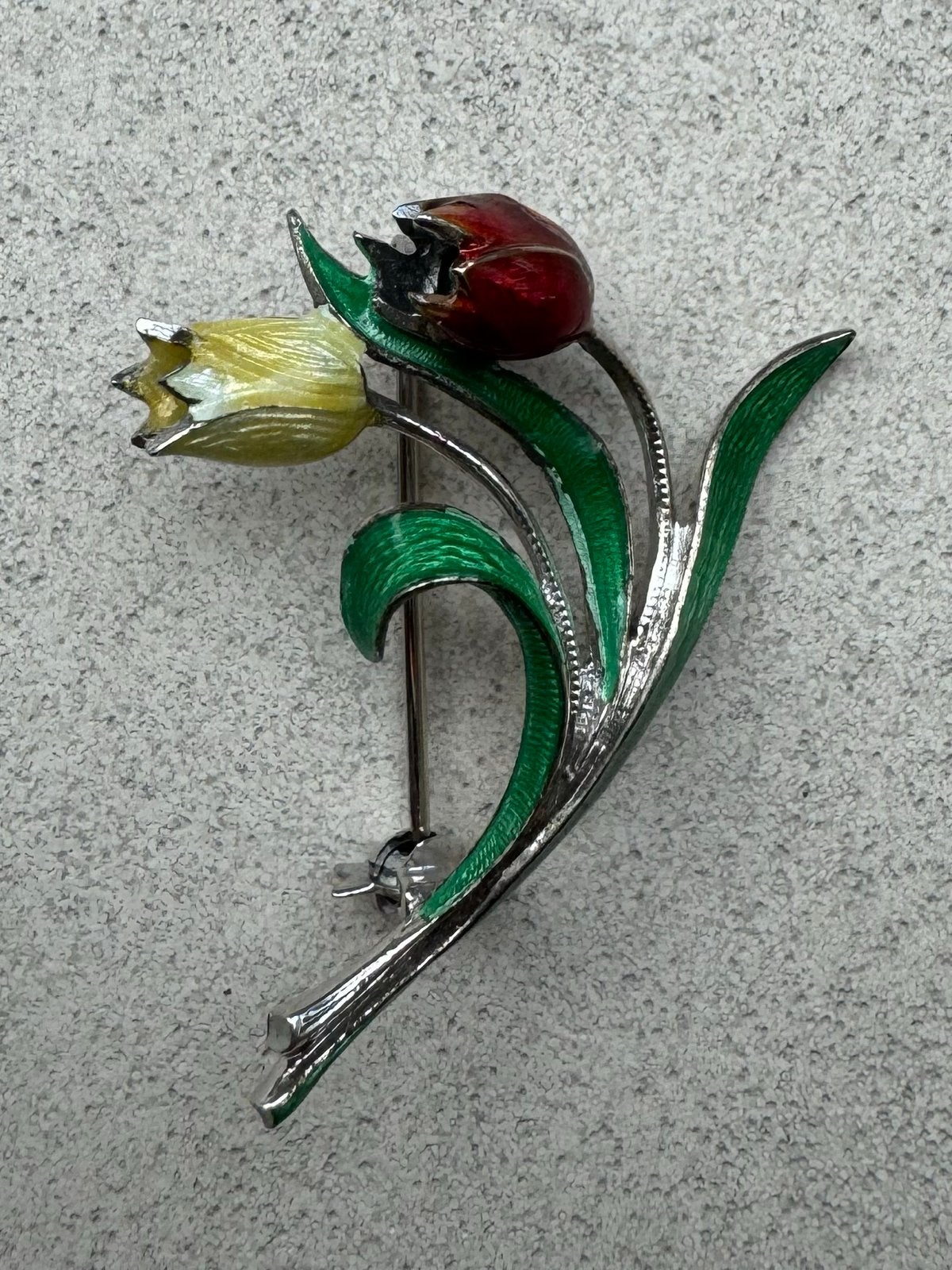 Vintage Broche Tulp Bloemen Emaille Zilverkleurig, Sieraden, Tassen en Uiterlijk, Overige materialen, 4 tot 7 cm, Gebruikt, Ophalen of Verzenden