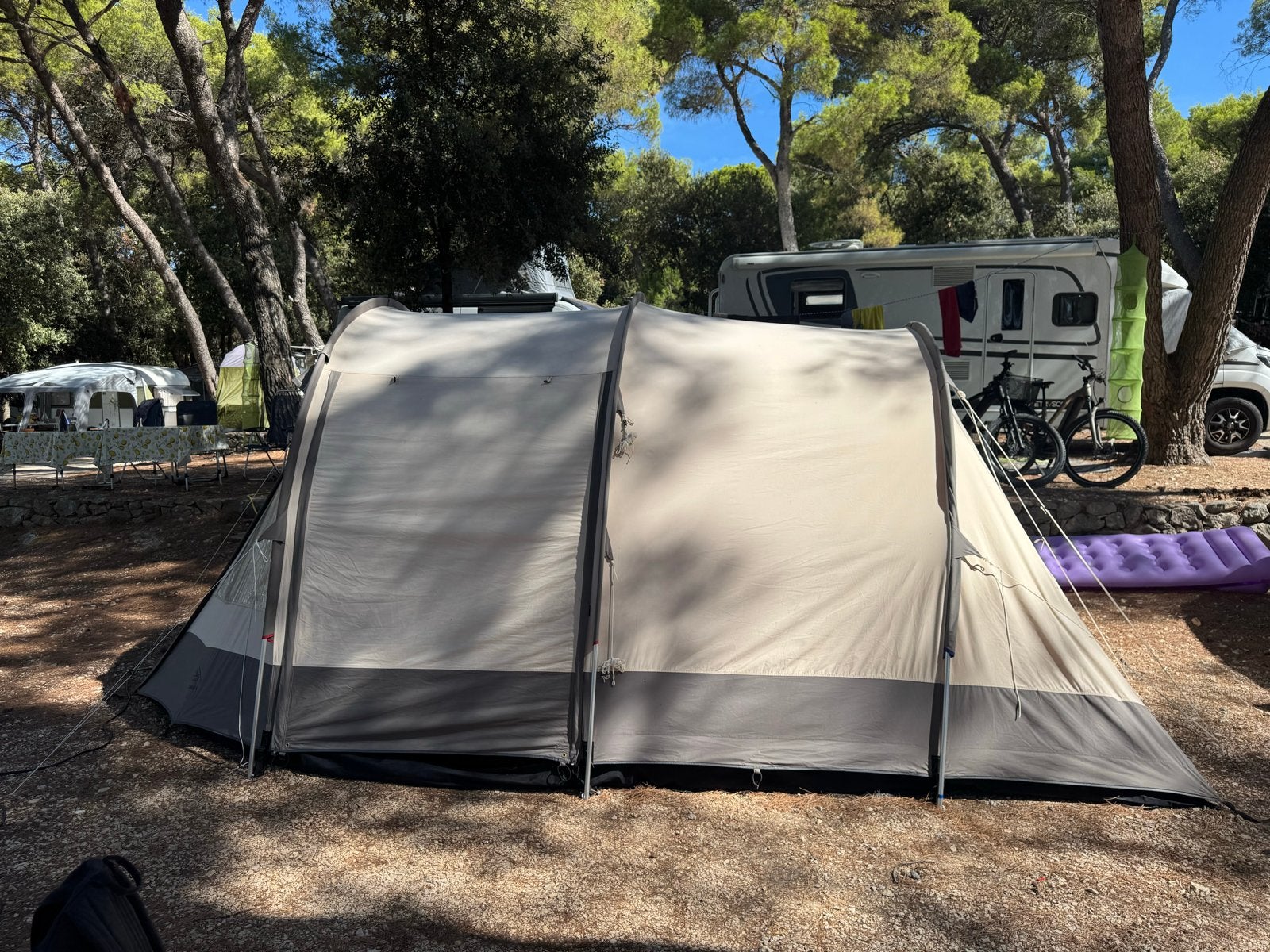 Base Camp Cumana IV tent - muisgat in kuip, Ophalen, Gebruikt, Tot en met 4