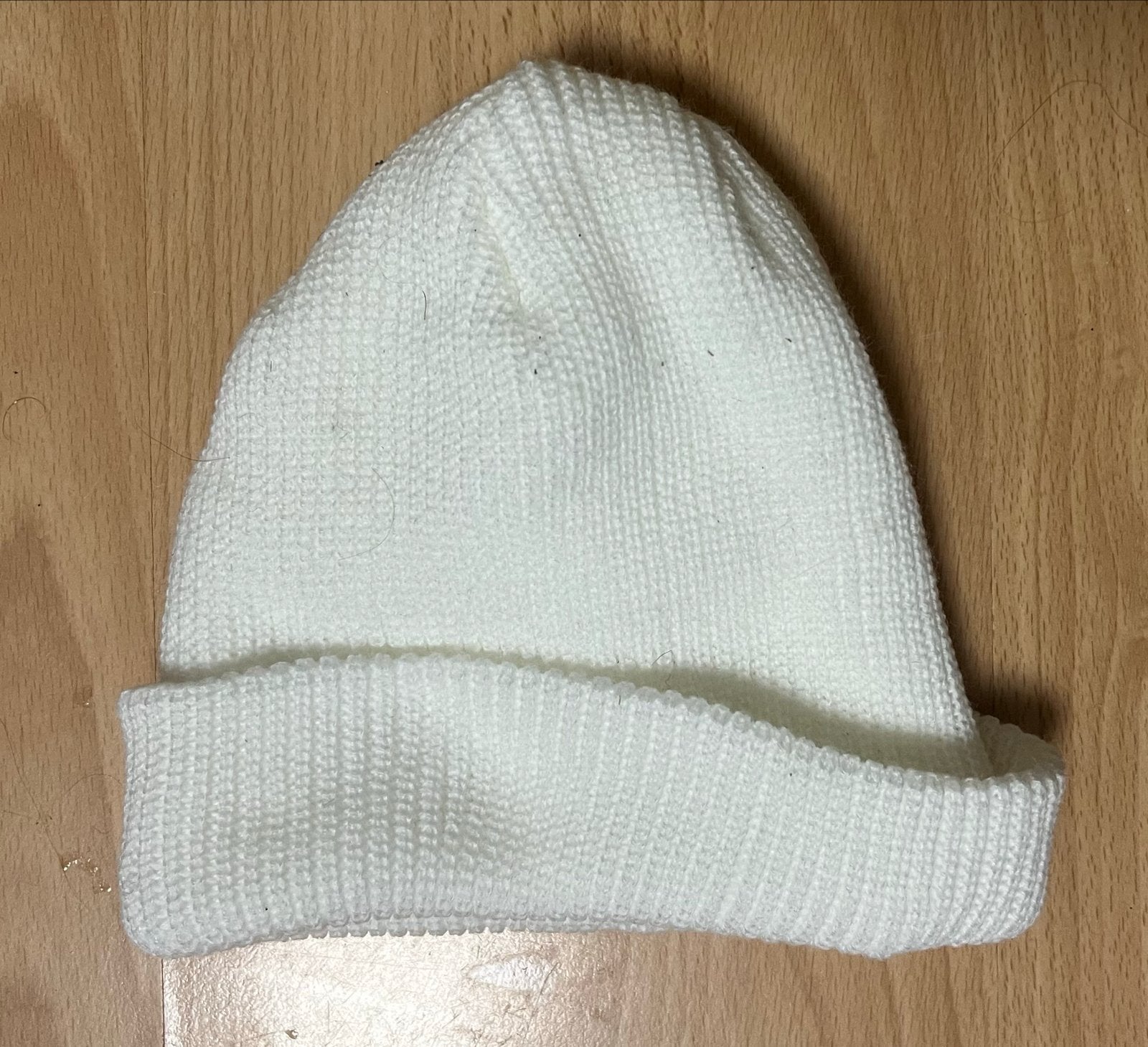 Witte gebreide muts, Ophalen of Verzenden, Zo goed als nieuw