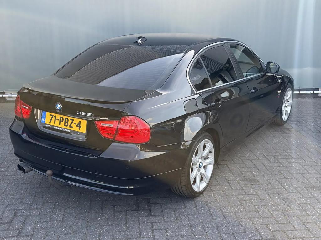 BMW 3 Serie BJR 2011 325i 218 PK Business Line € 7.699,00, Gebruikt, Parkeersensor, Bedrijf, Handgeschakeld