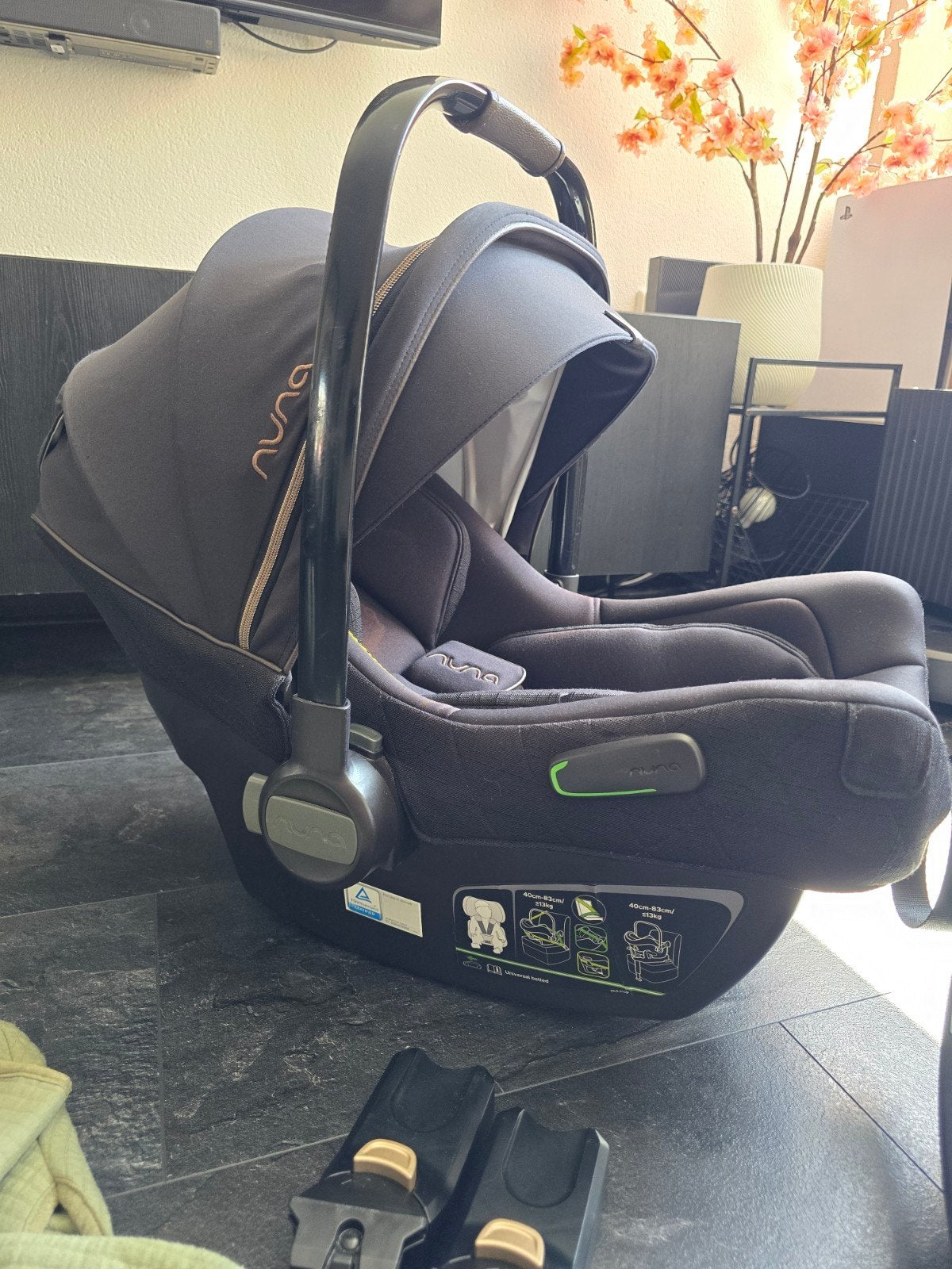 Maxicosi van Nuna, Autogordel of Isofix, Gebruikt, 0 t/m 13 kg, Ophalen