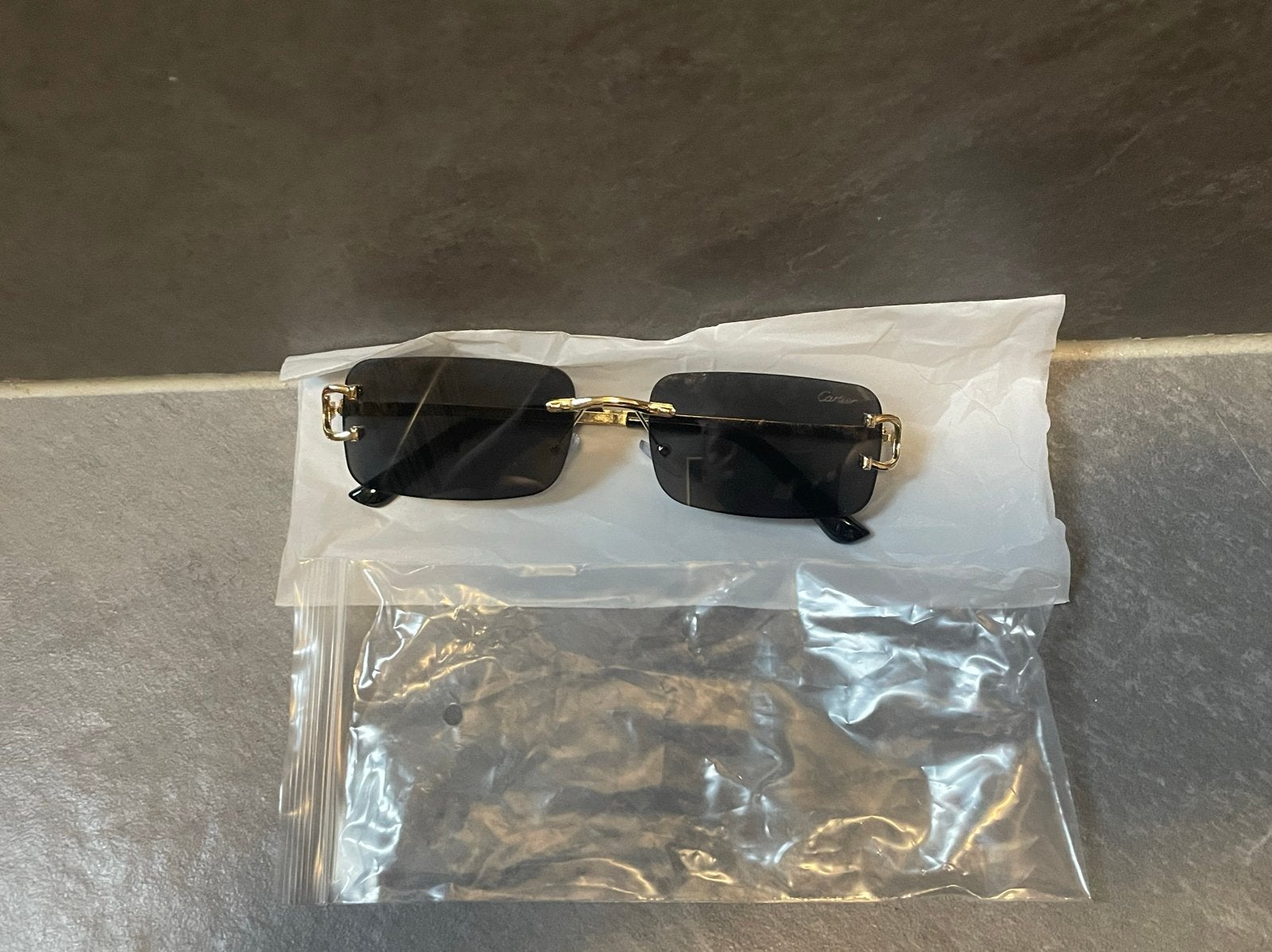 Cartier Zonnebril - Stijlvol en Tijdloos, Overige merken, Zonnebril, Zwart, Ophalen of Verzenden