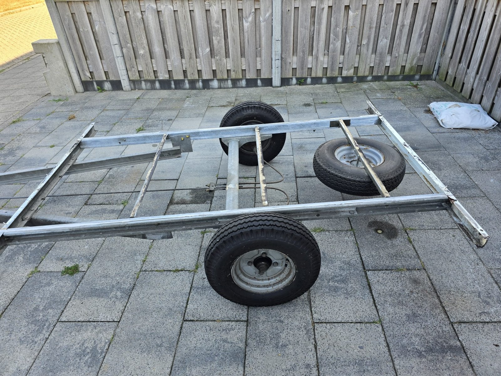Te koop onderstel aanhanger, Ophalen, Zo goed als nieuw