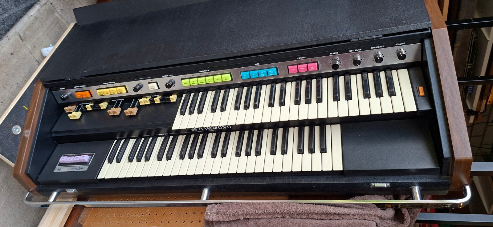 Nette Hammond B200 orgel zonder pedaalbak, met onderstel, Muziek en Instrumenten, Orgels, Ophalen, Gebruikt, 2 klavieren, Hammondorgel