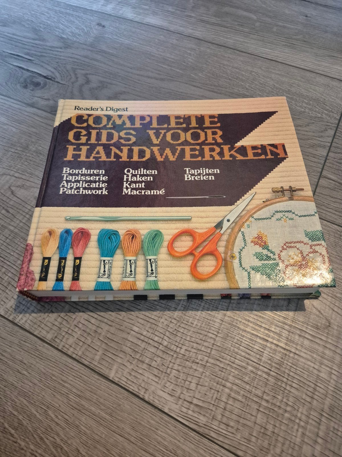 Reader's Digest Complete Gids voor Handwerken, Boeken, Ophalen of Verzenden, Gelezen, Borduren en Naaien, Reader's Digest