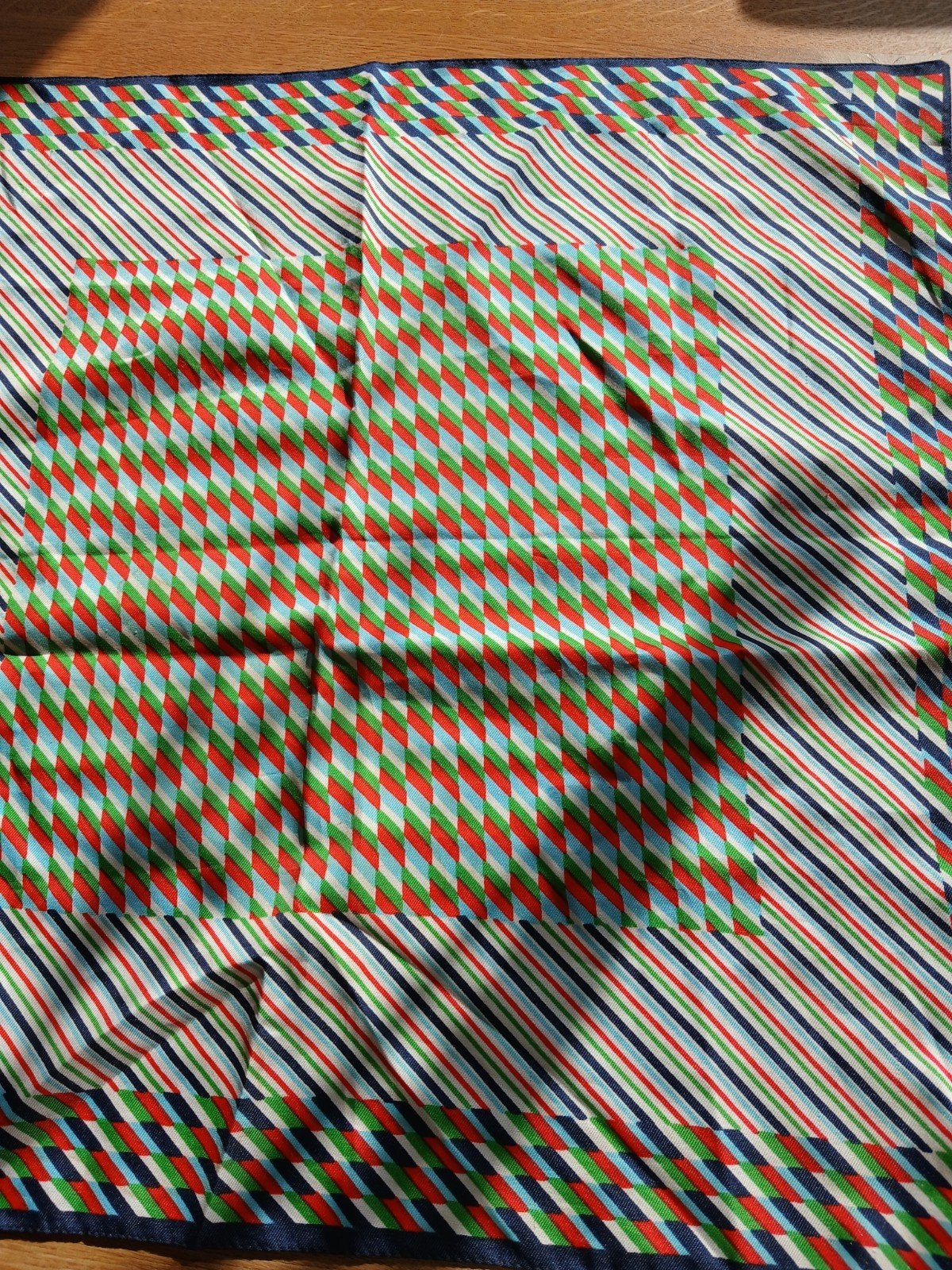 Geblokte sjaal van 51x51cm., Ophalen of Verzenden, Zo goed als nieuw, Maat 46/48 (XL) of groter, Sjaal