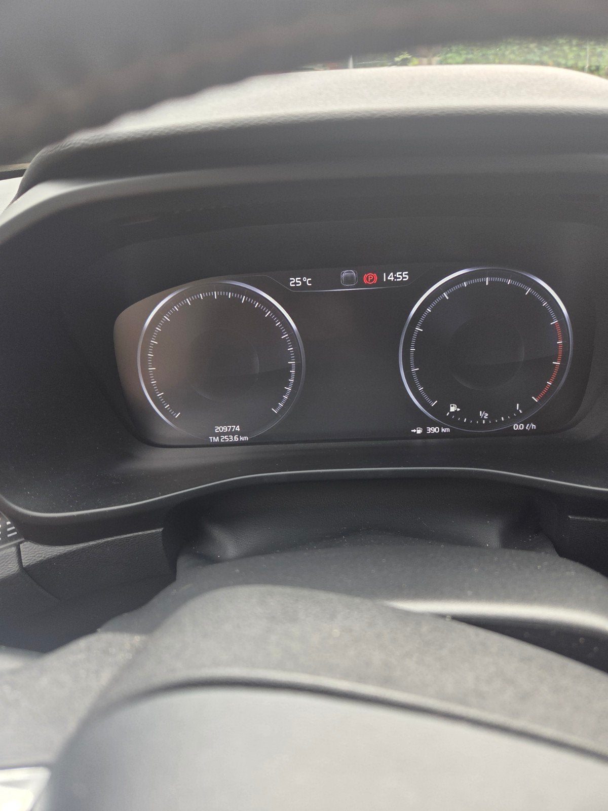 Foto 5 van Volvo XC40 T3 163pk Geartronic 2020 Zwart