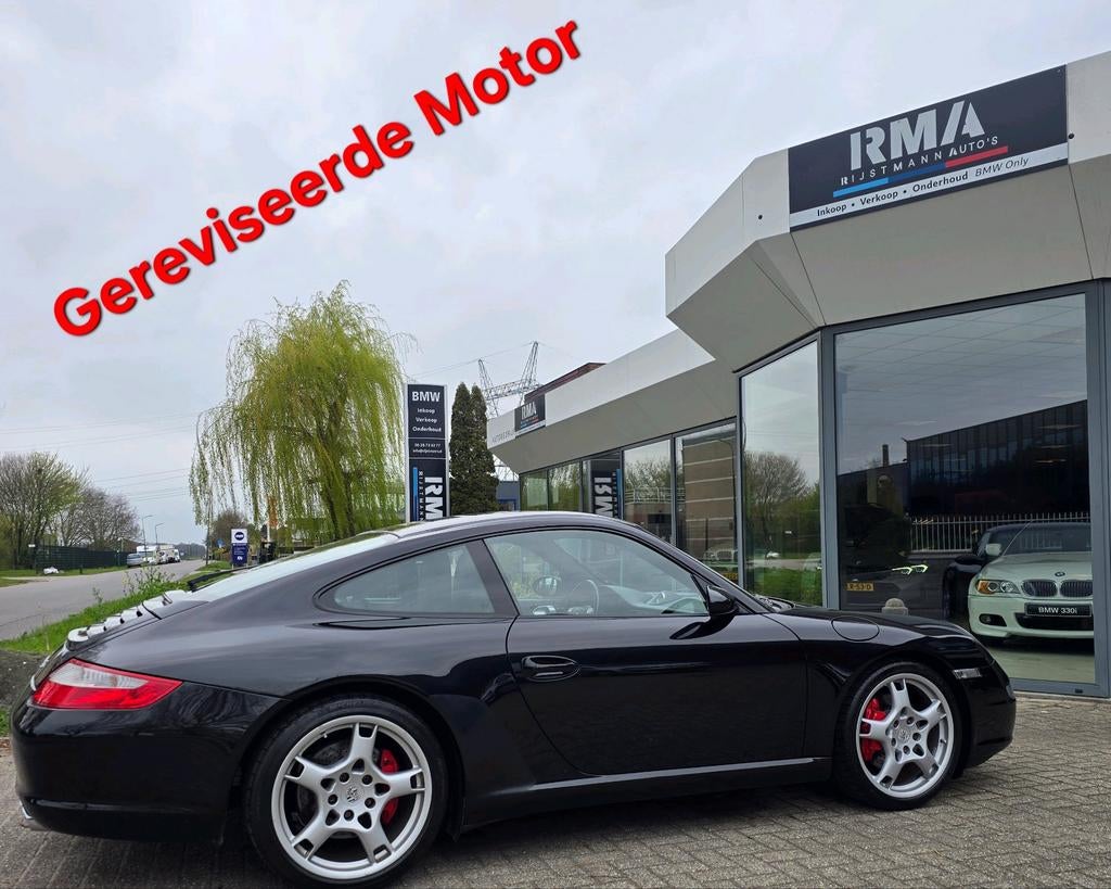 Porsche 911 3.8 Carrera S Coupe AUT 2005 Zwart, Auto's, Porsche, Automaat, Achterwielaandrijving, Zwart, Zwart
