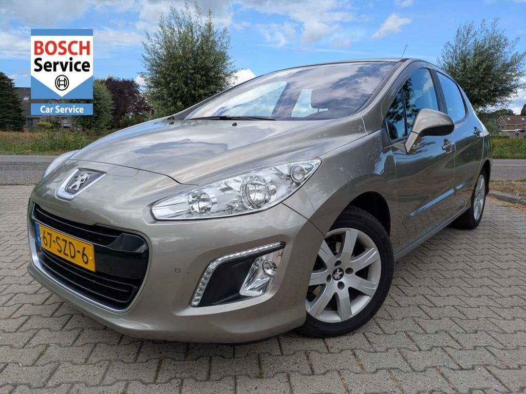 Peugeot 308 1.6 VTI PREMIÈRE I Pano I Trekhaak I Clima I Cr, Auto's, Voorwielaandrijving, Euro 5, Gebruikt, 680 kg