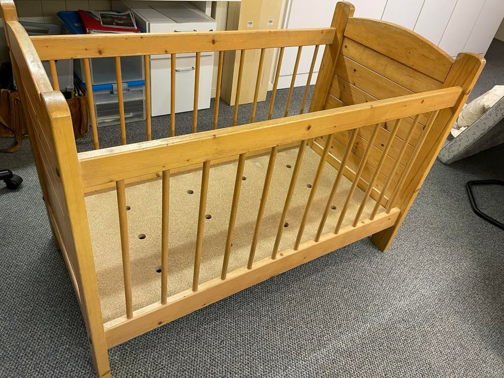 Tk zeer stevig blank houten baby bed, peuter ledikant, Kinderen en Baby's, Ophalen, Gebruikt, Ledikant
