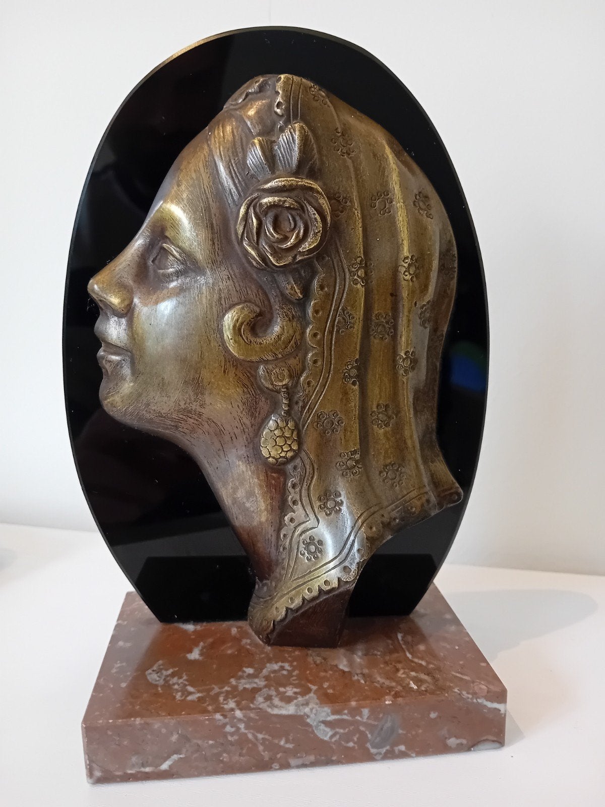Bronzen Art Deco Vrouwenhoofd op Marmeren Voet, Art deco, Buste, Ophalen of Verzenden, Brons