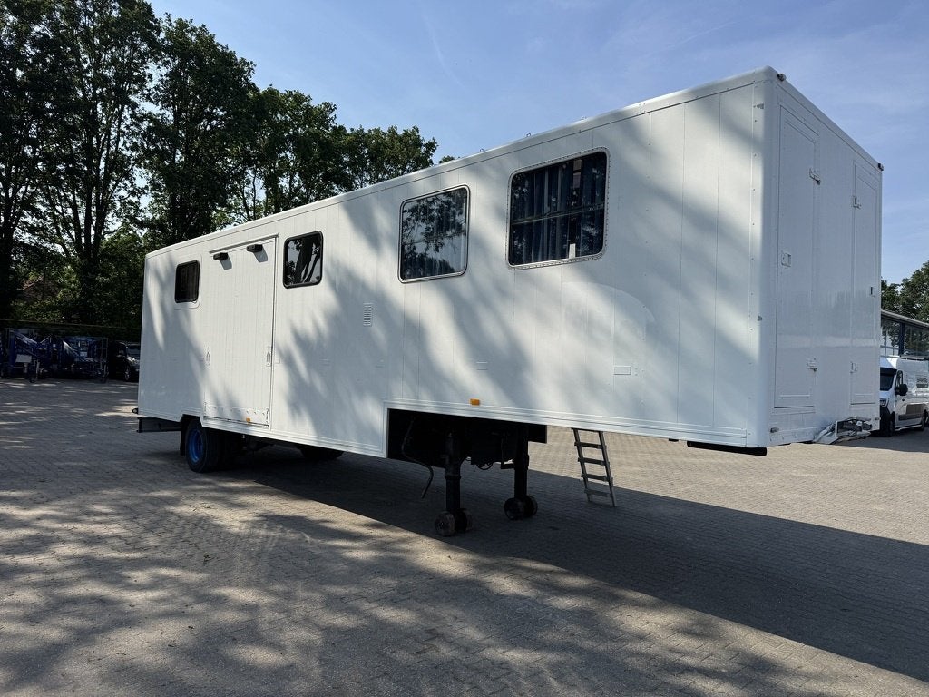 6 Paards trailer / oplegger met Woonkamer en Type 2 - goedke, Overige brandstoffen, Bedrijf, Aanhangers en Opleggers, Te koop