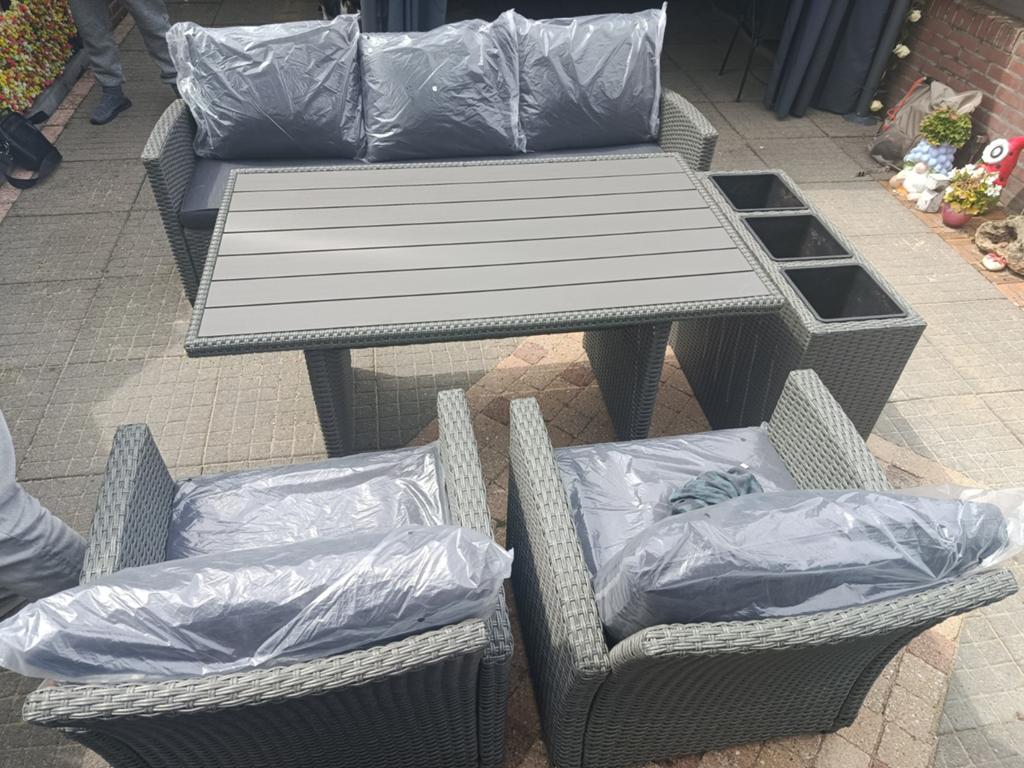 Tekoop nieuwe tuinset compleet, Tuin en Terras, Tuinsets en Loungesets, 5 zitplaatsen, Kunststof, Bank, Nieuw