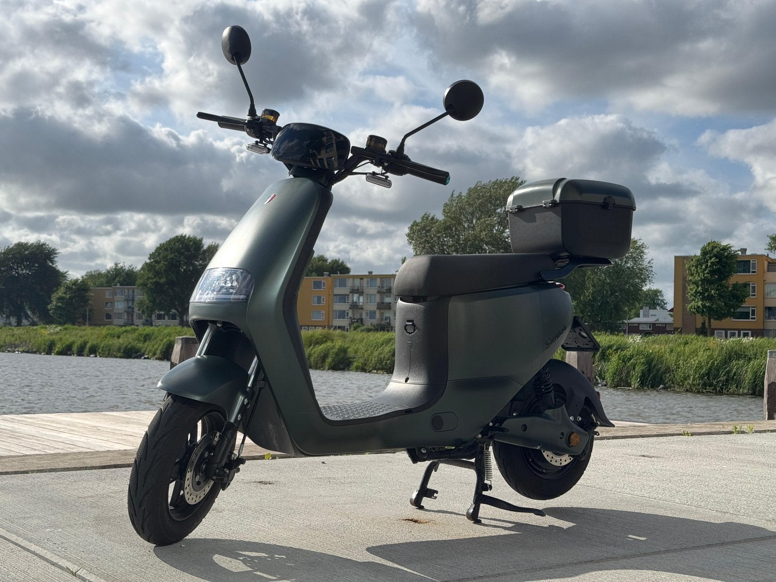 Senza E-scooter 25 km/u | 2022 | Slechts 1.628 km |, Fietsen en Brommers, Ophalen, Zo goed als nieuw, Elektrisch