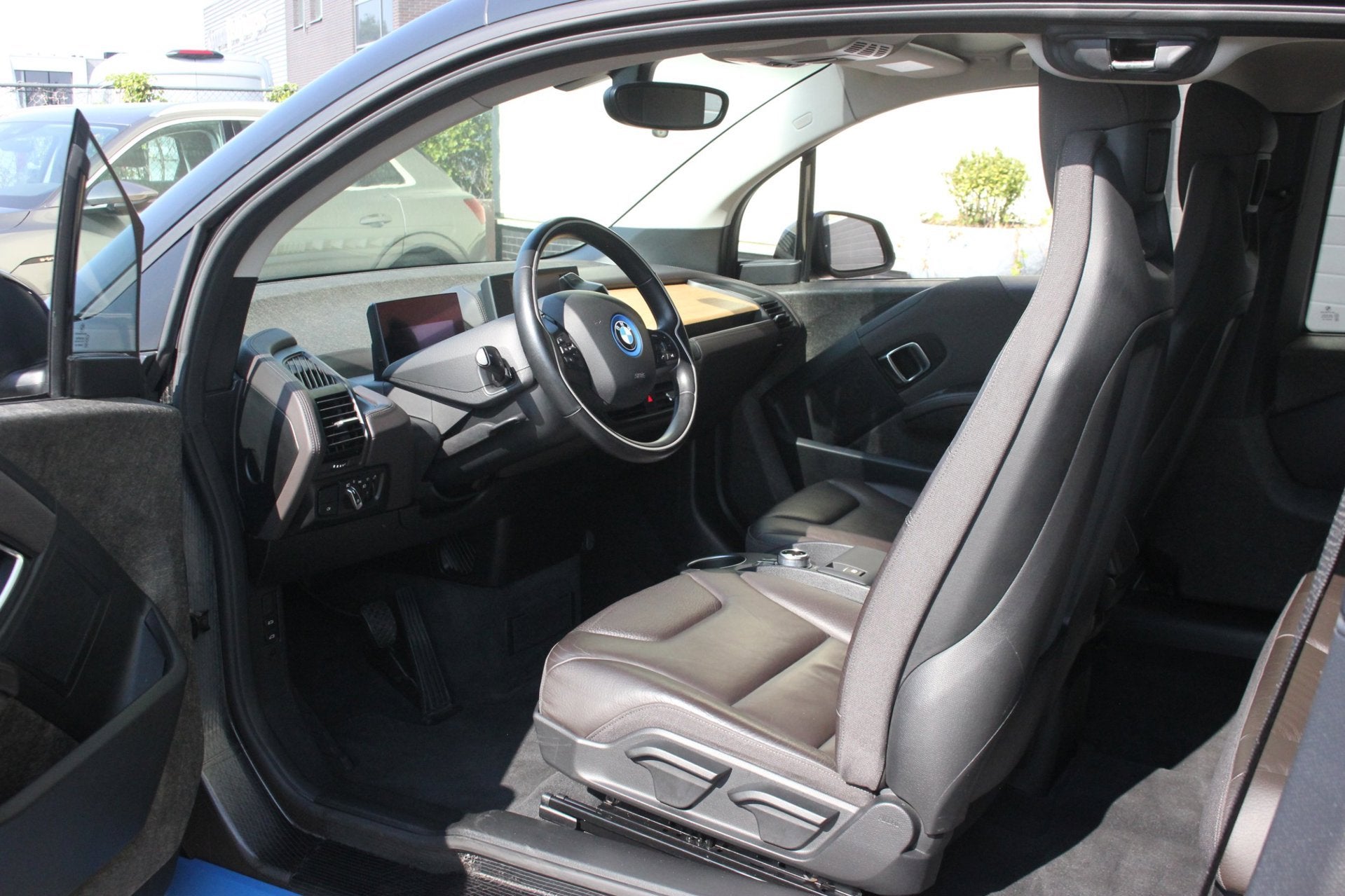 BMW I3 High Voltage Edition 94Ah 33 kWh | Schuifdak |, Automaat, Achterwielaandrijving, Gebruikt, Automatische klimaatregeling
