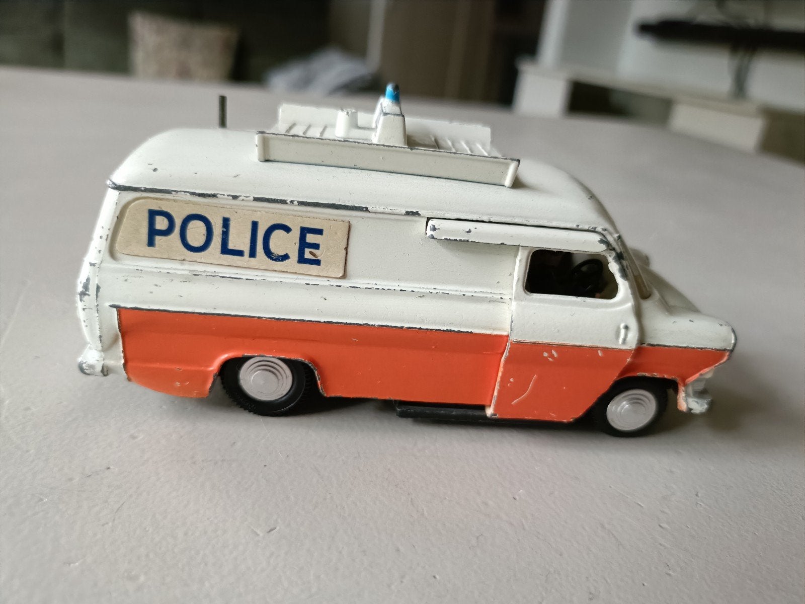 Vintage dinky diecast politie Ford Transit.

Prachtig gegote, Ophalen of Verzenden, Gebruikt, Auto, Dinky Toys