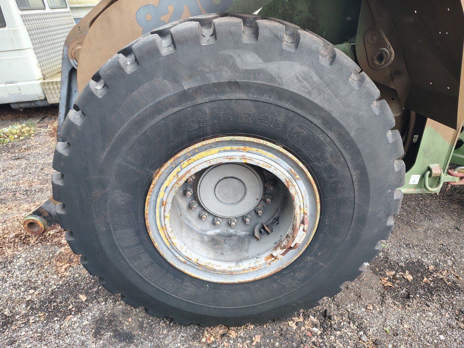 Michelin 23.5 x R25 banden met velg 4x, Ophalen of Verzenden, Gebruikt