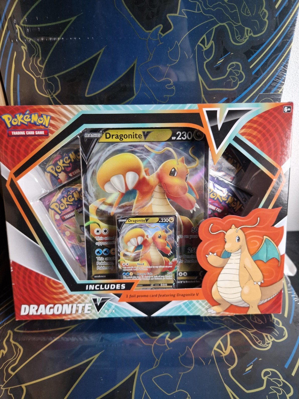 Dragonite V box Sealed, Ophalen of Verzenden, Nieuw, Meerdere kaarten, Foil