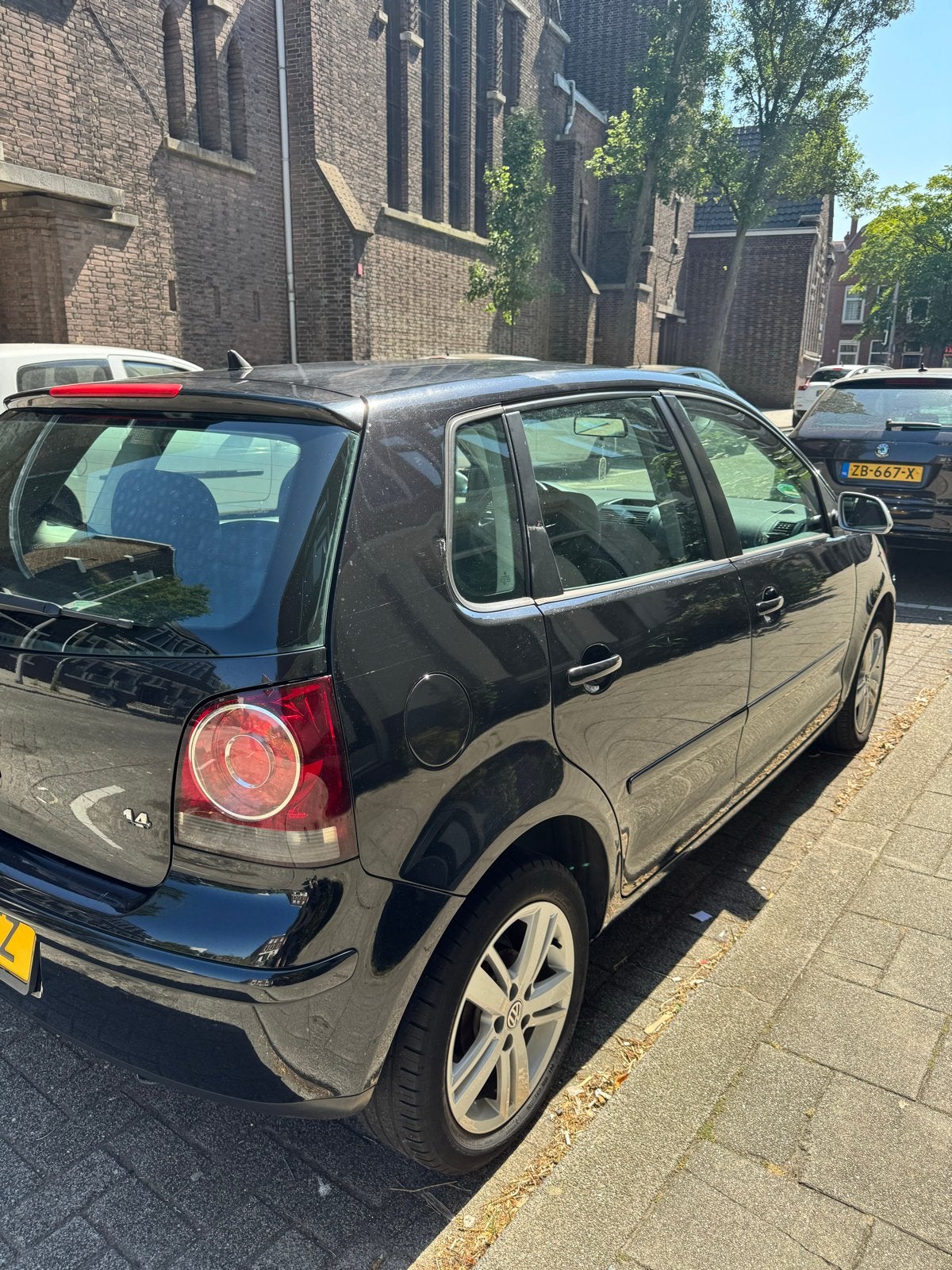 Foto 3 van Volkswagen Polo 1.4 16V 59KW 2007 Zwart