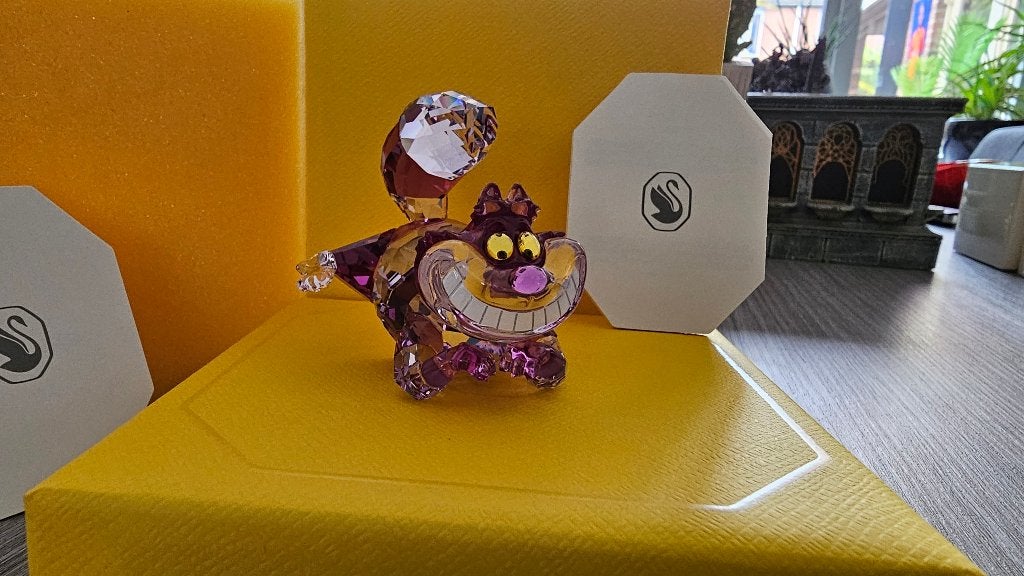 Swarovski Disney Alice In Wonderland: Chesire Cat! NIEUW!, Ophalen of Verzenden, Nieuw, Figuurtje