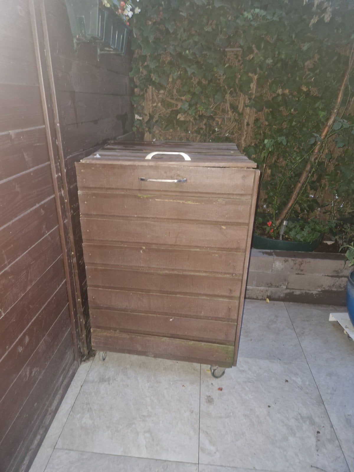 Houten containerberging op wielen voor 120 of 240 liter afv, Ophalen, Gebruikt, Hout, Containerberging