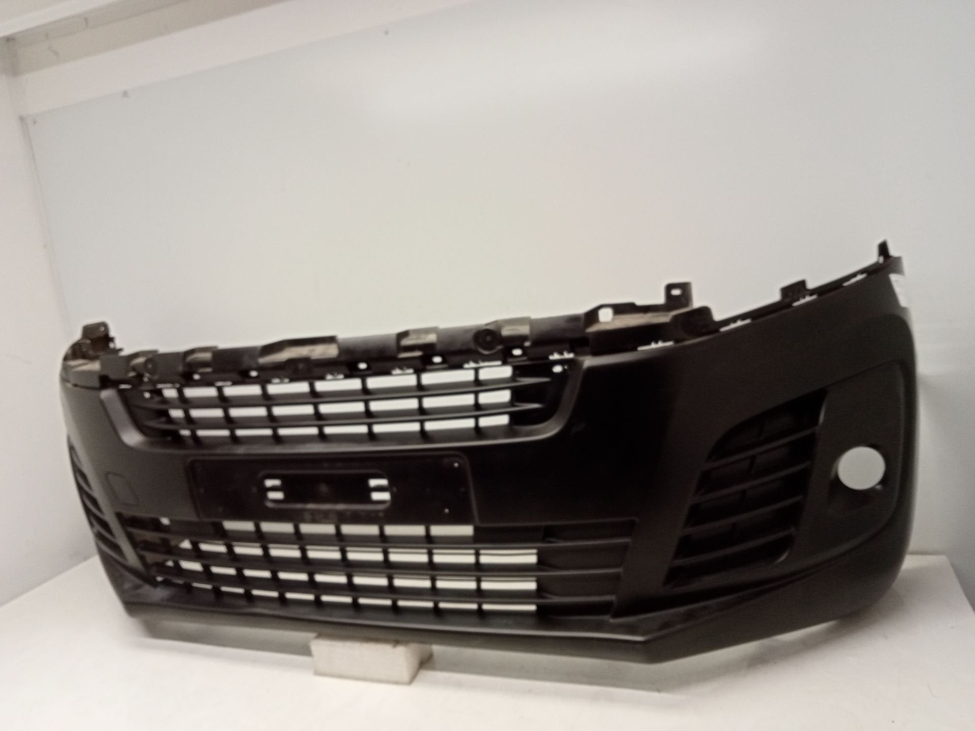 PEUGEOT Expert Voorbumper 9808639977 2016-2024 Origineel, Taurusavenue 1
2132 LS  Hoofddorp, NL, Gebruikt, Contact.group@renault.com