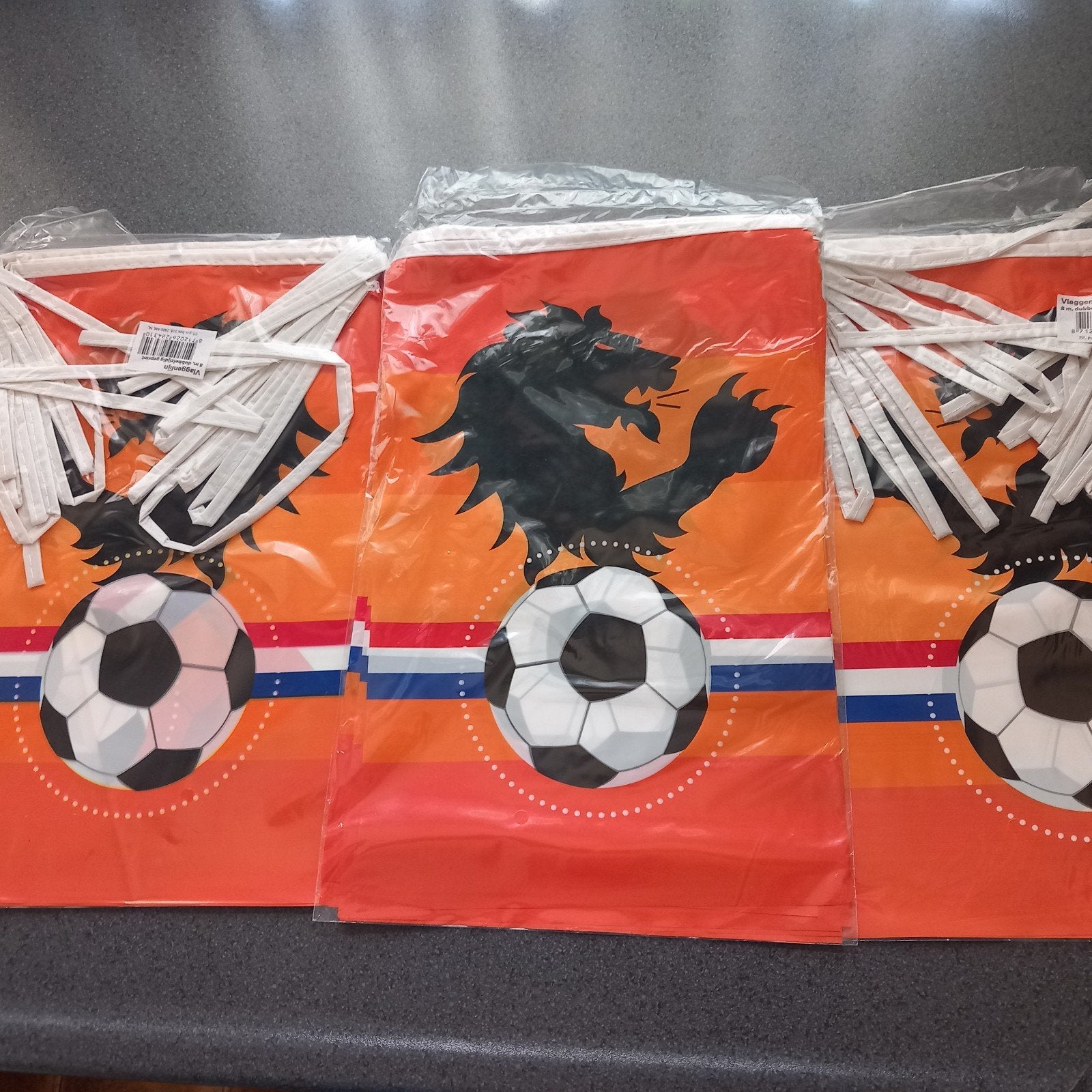 Holland vlaggenlijn leeuw en bal, Verzamelen, Ophalen of Verzenden, Nieuw, Overige binnenlandse clubs, Overige typen