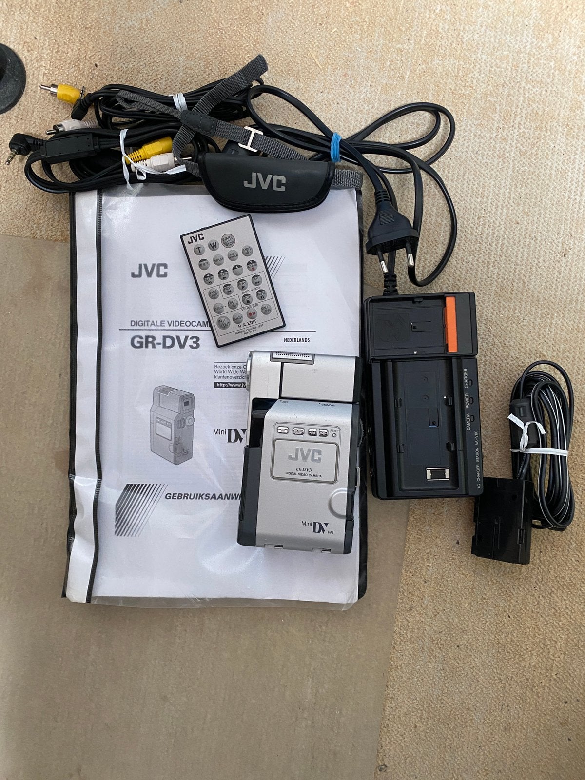 JVC digitale videocamera GR-DV3, Mini dv, Gebruikt, JVC, 20x of meer