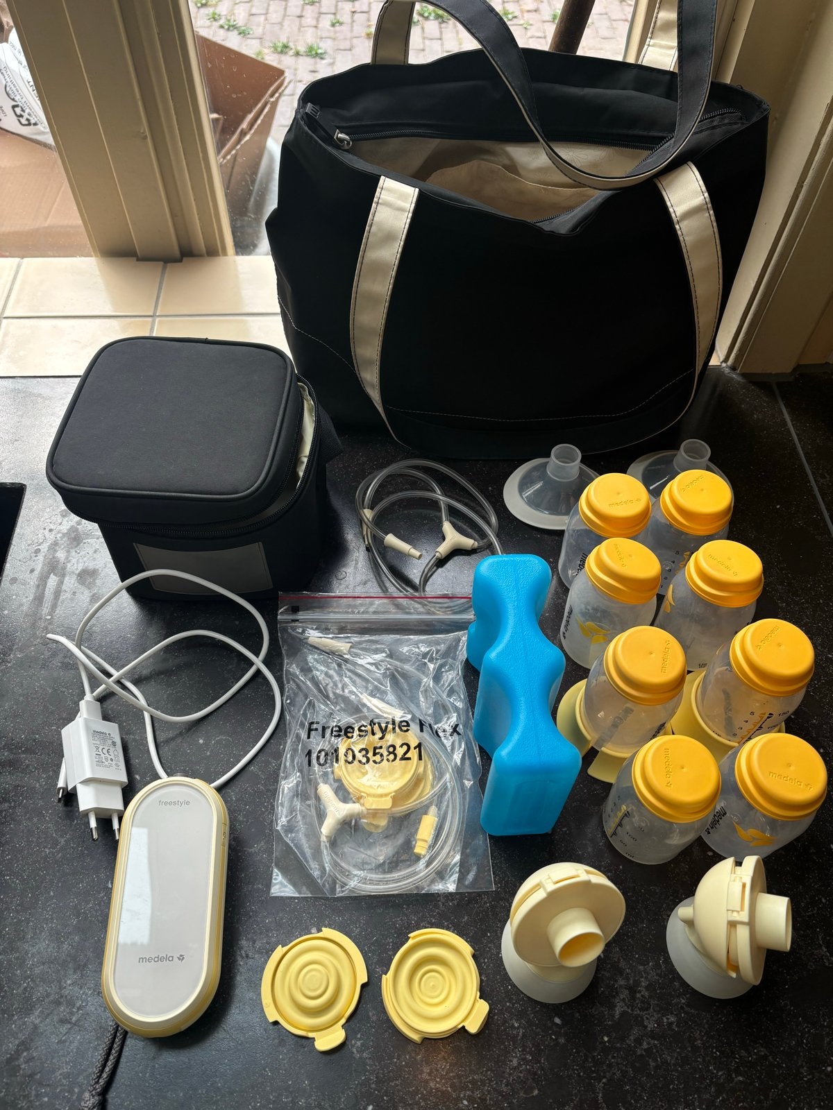 Medela Freestyle Flex dubbele elektrische borstkolf, Gebruikt, Medela, Borstkolf, Ophalen of Verzenden