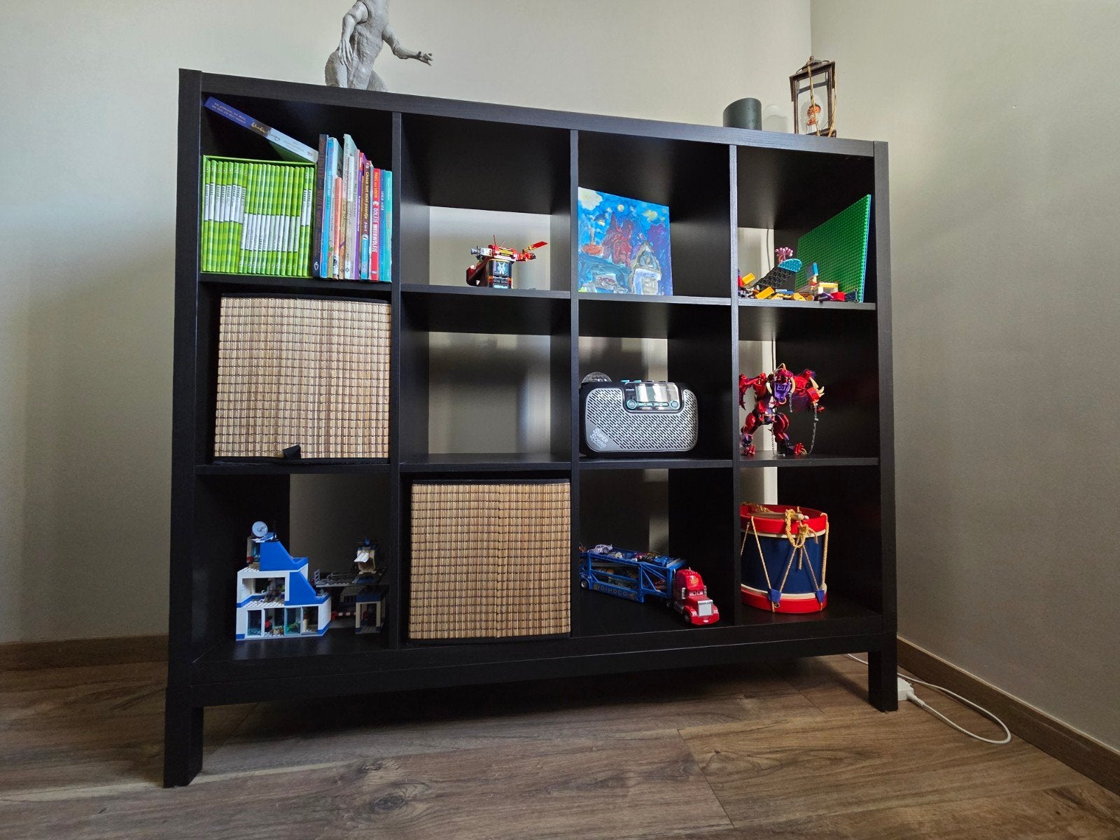 IKEA Kallax kast met 12 vakken en onderstel, Ophalen, Met plank(en), 100 tot 150 cm, 100 tot 150 cm