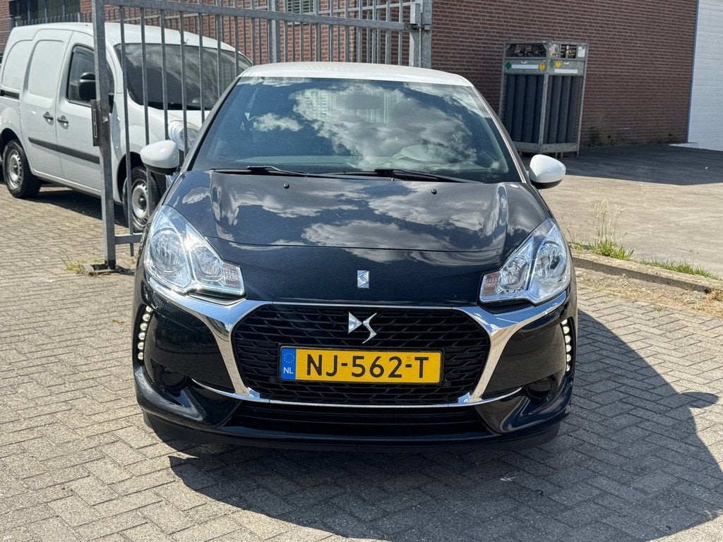 Citroen DS3 1.2 PureTech Chic 82PK! NL AUTO NAP! 2e eigenaar, Voorwielaandrijving, Stof, Gebruikt, 1199 cc