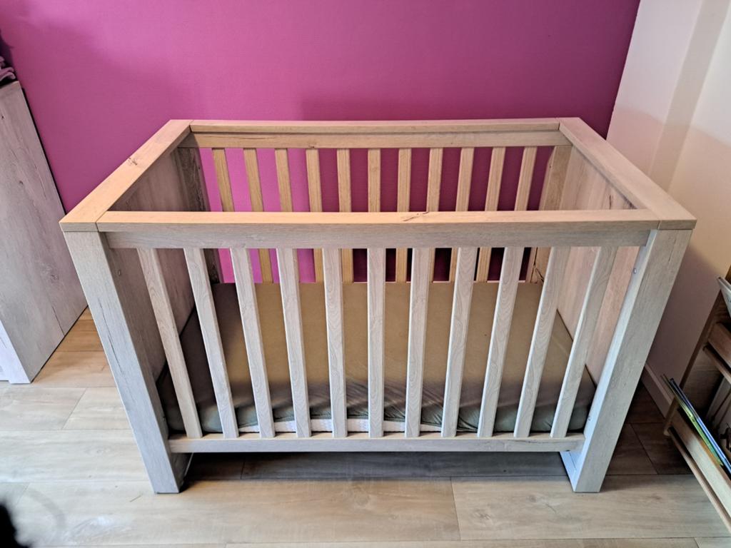 Kidsmill Ledikant - Houten Babybed met Lade, Kinderen en Baby's, Babywiegjes en Ledikanten, Ophalen, Gebruikt, Ledikant