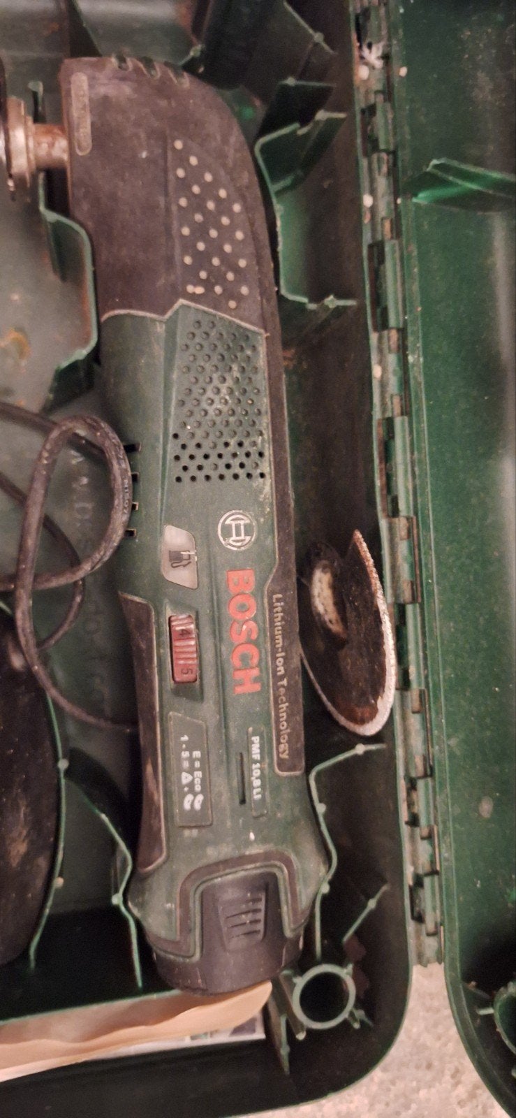 Bosch PMF 10,8 LI Multitool (accu dient vervangen te worden), Ophalen