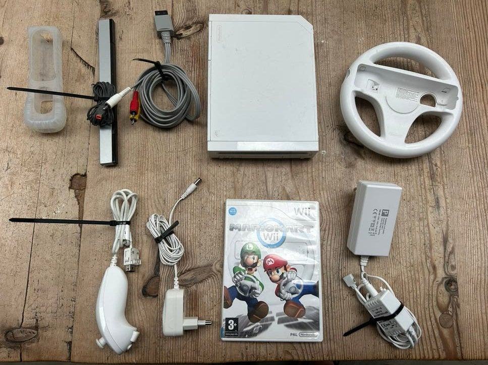 Incomplete Nintendo Wii Console + Mario Kart en accessoires, Spelcomputers en Games, Ophalen of Verzenden, Gebruikt, Met 1 controller