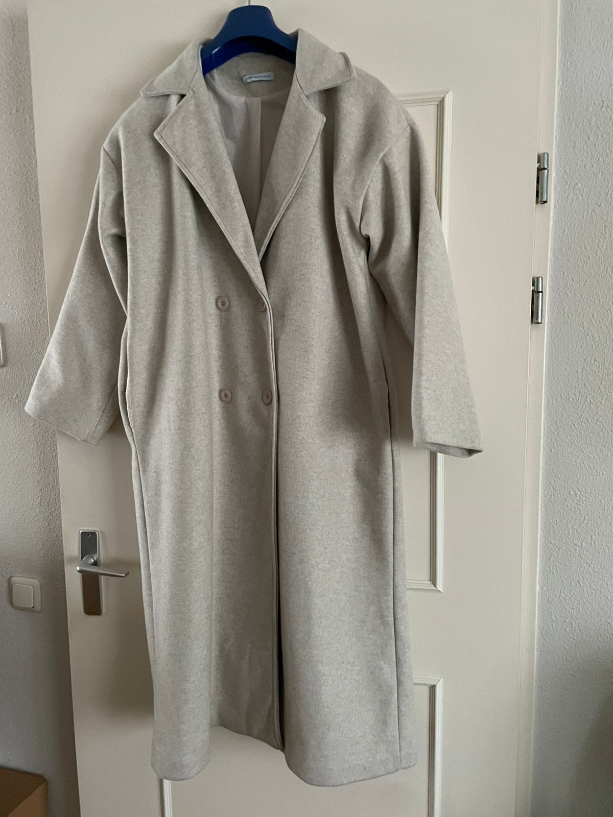 Lange dames jas mantel azzurro zgan 44, Ophalen, Zo goed als nieuw, Maat 46/48 (XL) of groter, Beige