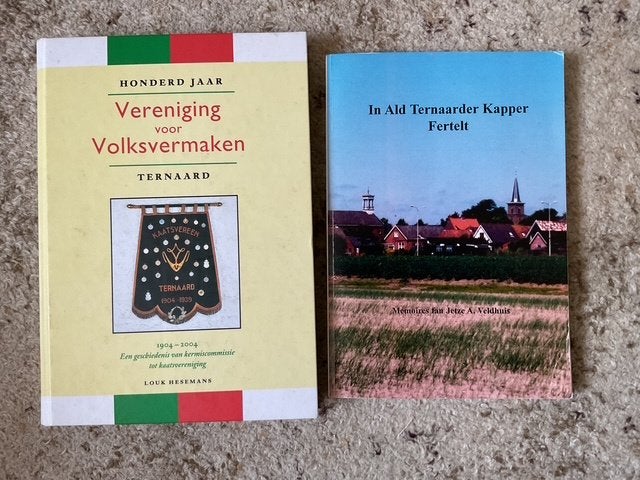 2 boeken over het dorp Ternaard aan de Waddenzee., Ophalen of Verzenden, Zo goed als nieuw