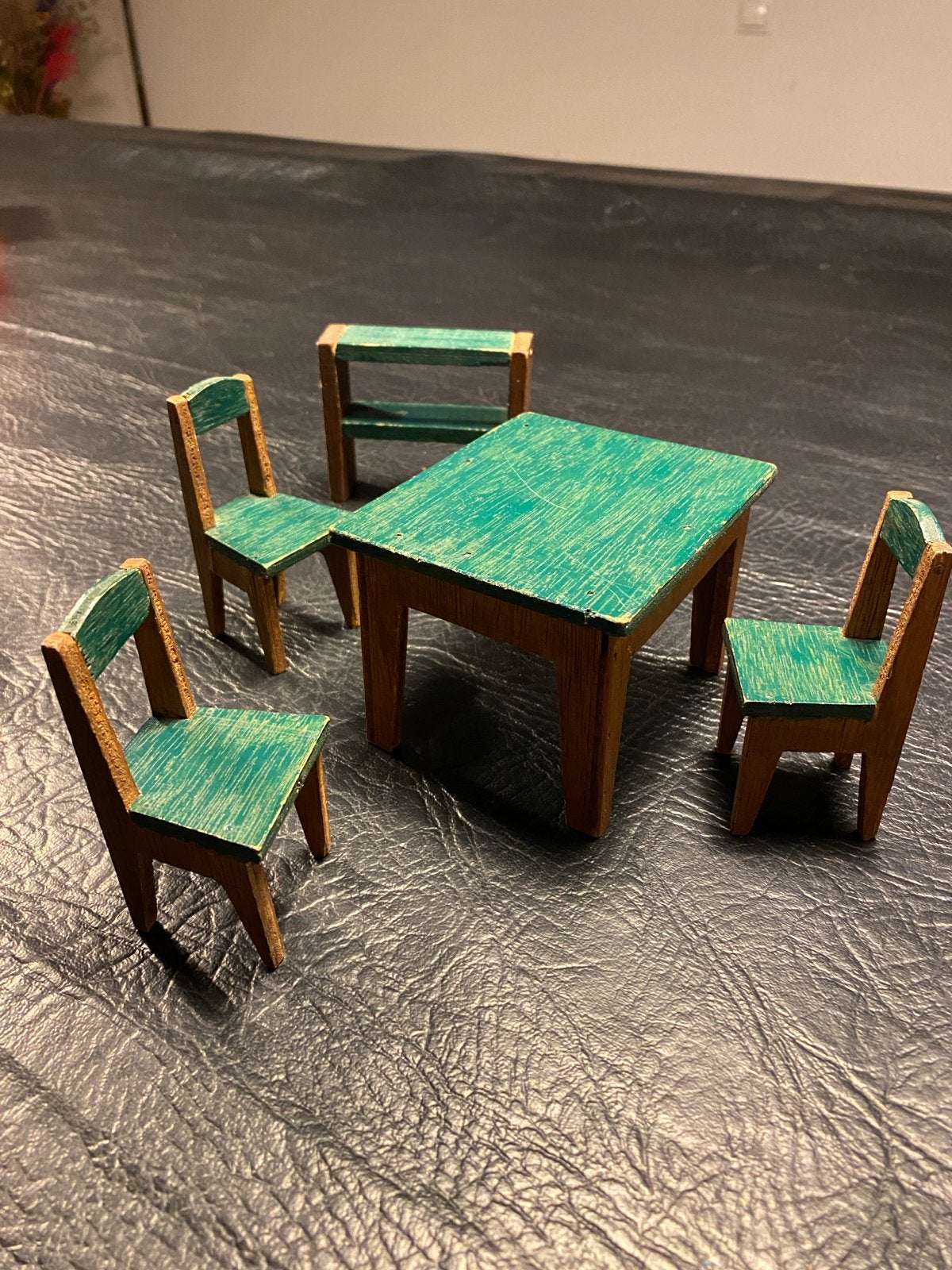 Vintage Handgemaakt Houten Poppenhuis Meubilair - 50+ Jaar O, Kinderen en Baby's, Speelgoed | Poppenhuizen, Ophalen of Verzenden