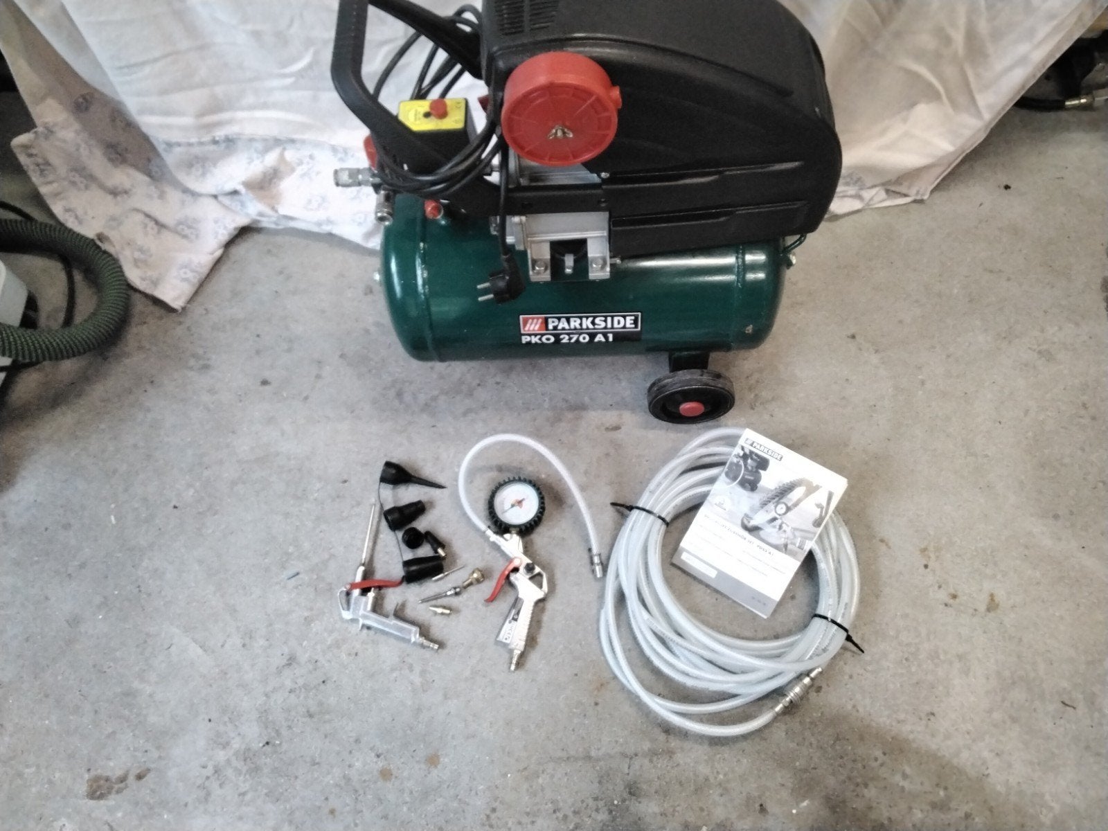 parkside compressor € 65,-, Minder dan 25 liter, Ophalen, Zo goed als nieuw, Minder dan 200 liter/min