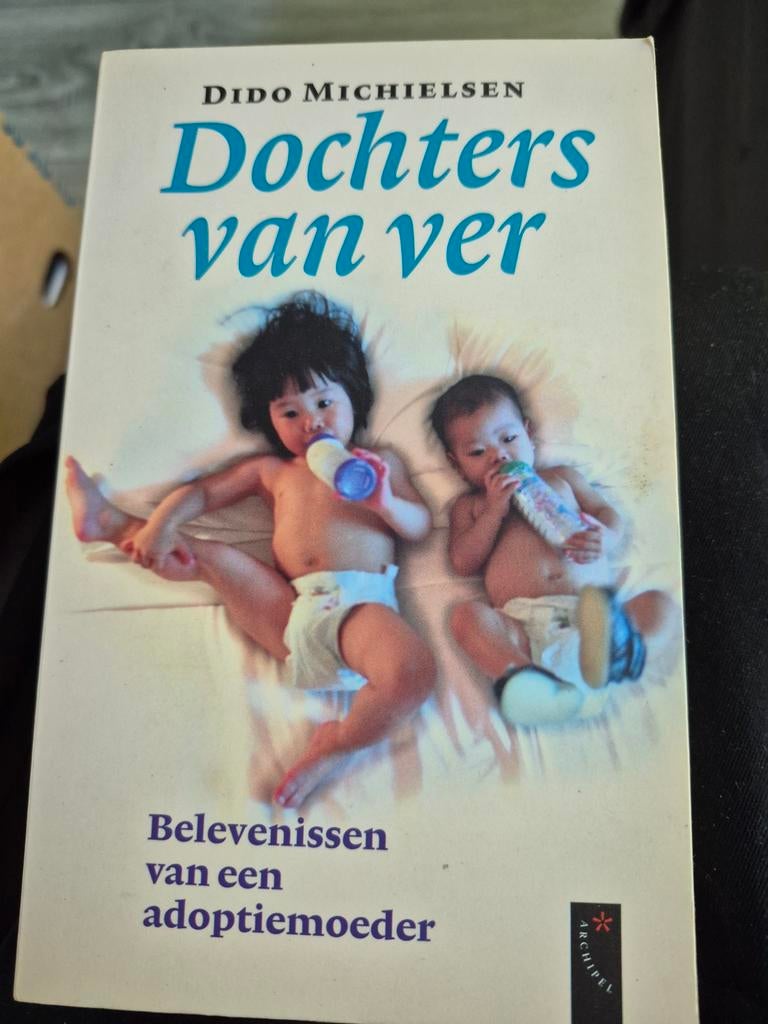 Dochters van ver - Dido Michielsen (adoptie), Boeken, Ophalen of Verzenden, Gelezen, Dido Michielsen, Overige