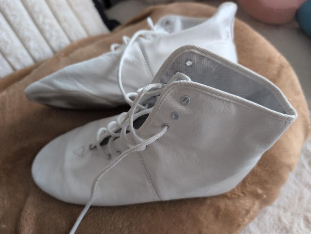 Witte dansschoenen / jazzschoenen, Sport en Fitness, Ophalen of Verzenden, Gebruikt, Schoenen