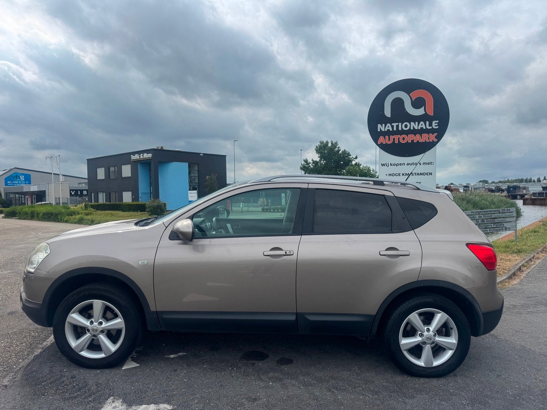 Nissan Qashqai 2009 * 2.0 Tekna 4WD * APK * Top staat, Auto's, Automatische klimaatregeling, Gebruikt, 4 cilinders, Bruin