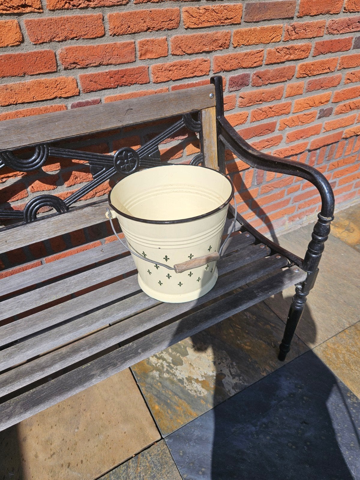 emaille emmer met Franse lelie, Tuin en Terras, Ophalen of Verzenden, Kunststof