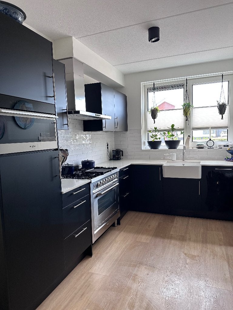Nette mat grafiet /zwarte keuken in hoekopstelling, Ophalen, Gebruikt, Zwart, Hoekkeuken