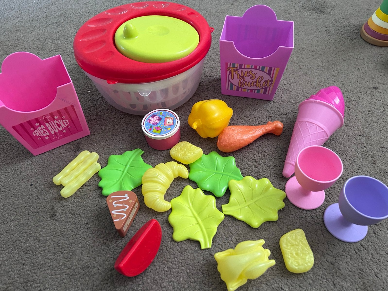 Speelgoed keuken set met diverse etenswaren en accessoires, Kinderen en Baby's, Ophalen of Verzenden, Zo goed als nieuw, Jongen of Meisje