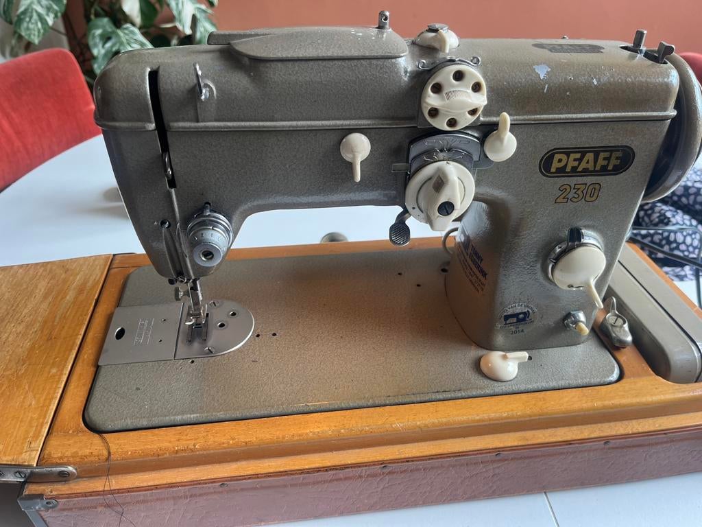 Pfaff 230 automatic naaimachine, Ophalen