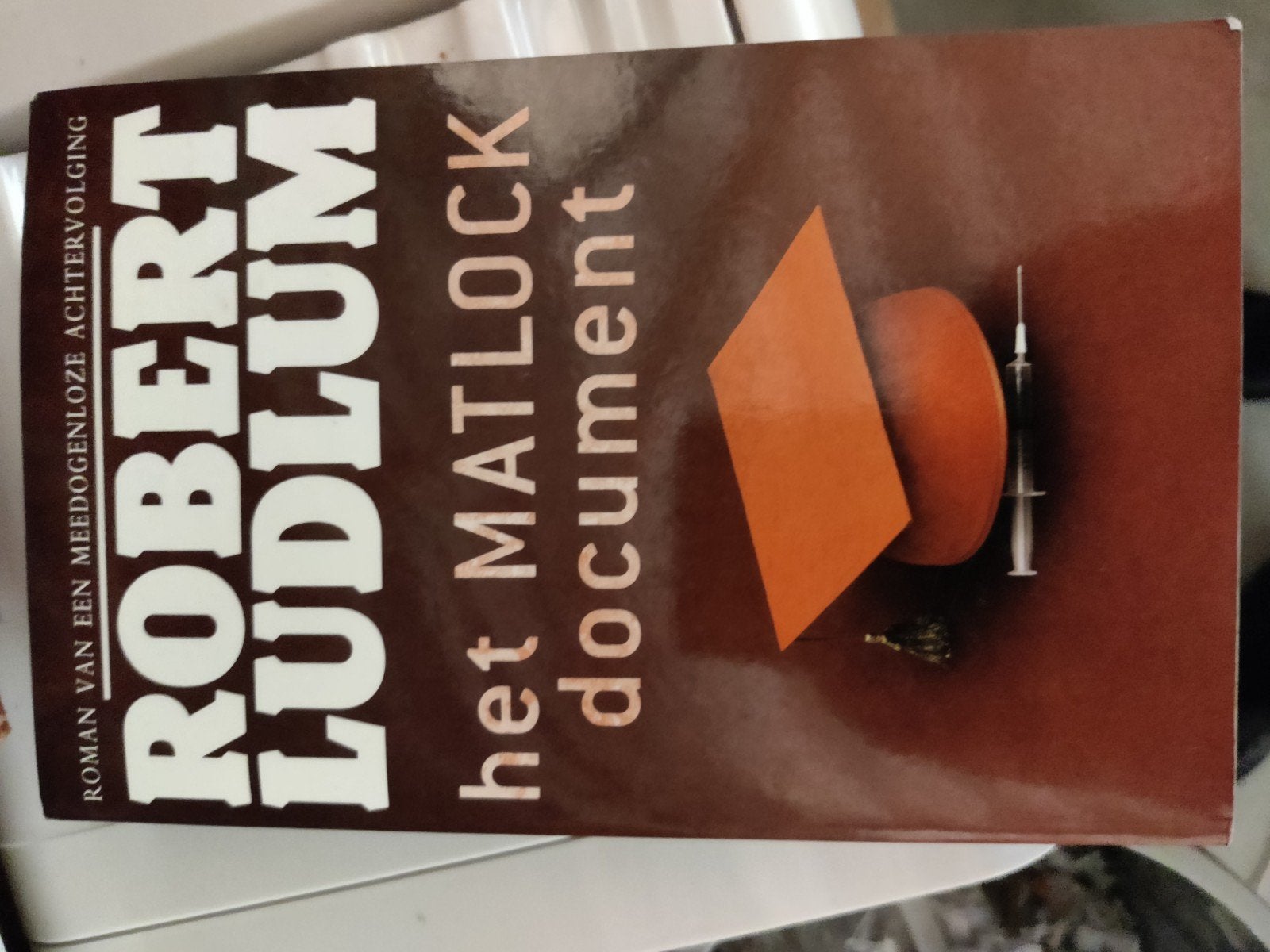 Robert Ludlum het Matlock document, Ophalen of Verzenden, Zo goed als nieuw