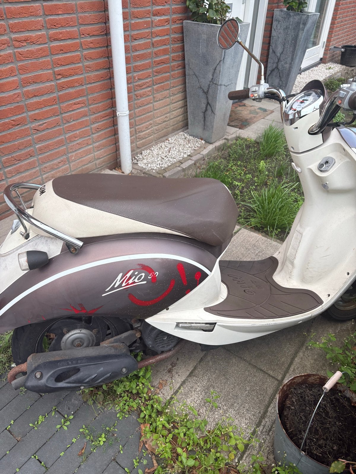Foto 5 van SYM Mio 50 - Loopt niet, motorprobleem