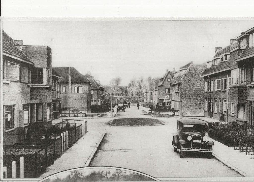 Utrecht Huizenblokken met rotonde en Ford Foto, Ophalen of Verzenden, Voor 1920, Ongelopen, Utrecht