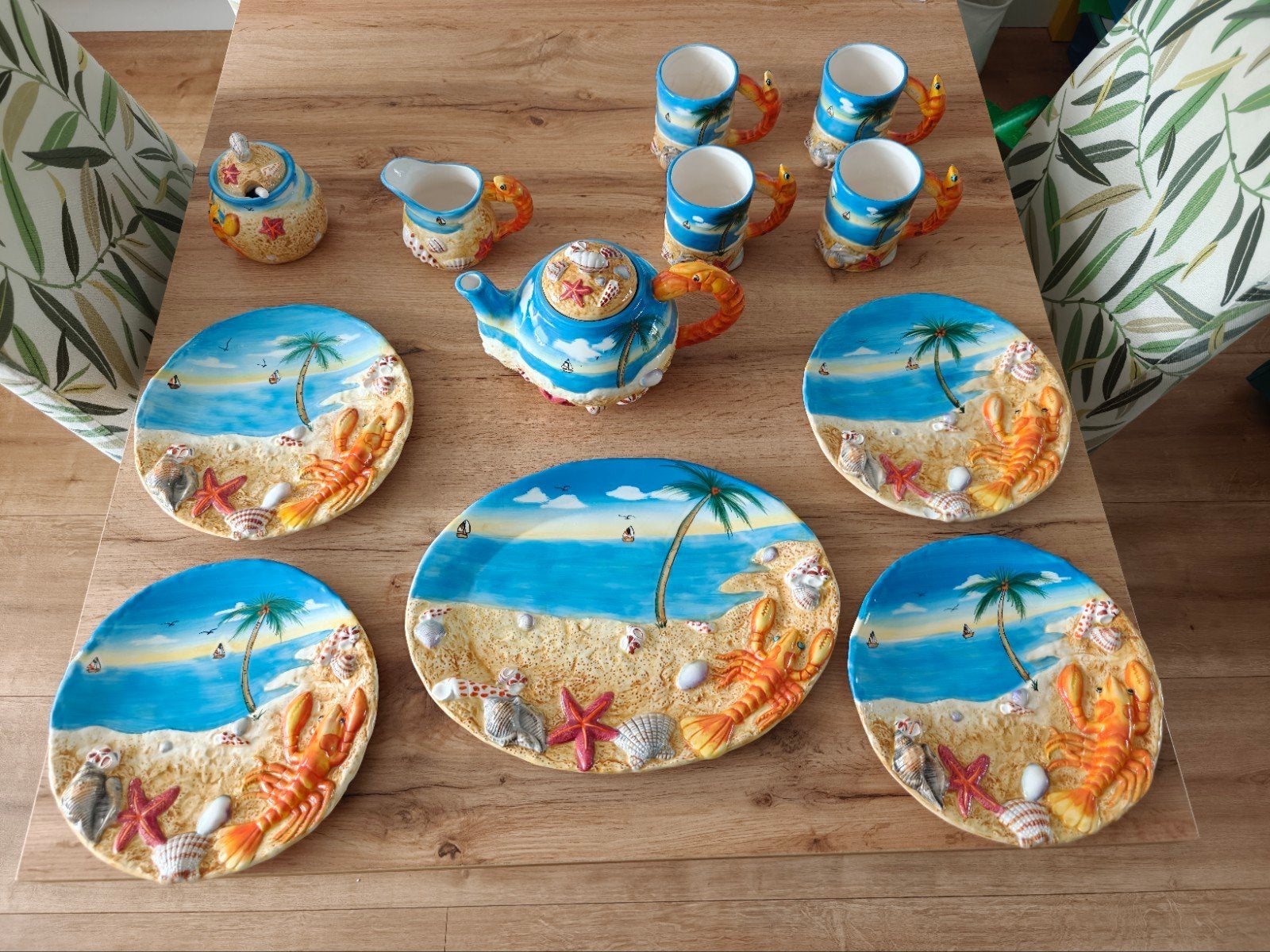12 delig keramische servies set met een strandthena, Ophalen, Zo goed als nieuw, Keramiek, Compleet servies