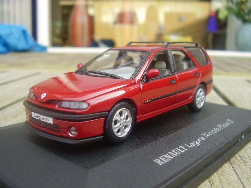 Schaalmodel Renault Laguna Nevada Phase II rood, Ophalen of Verzenden, Nieuw, Auto